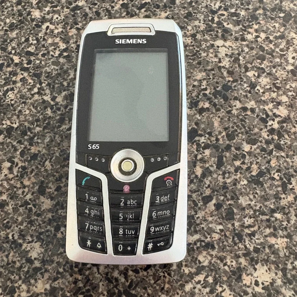 Vintage Siemens S65 Mobile Phone Silver Black Candybar Cell Phone for Parts Prop